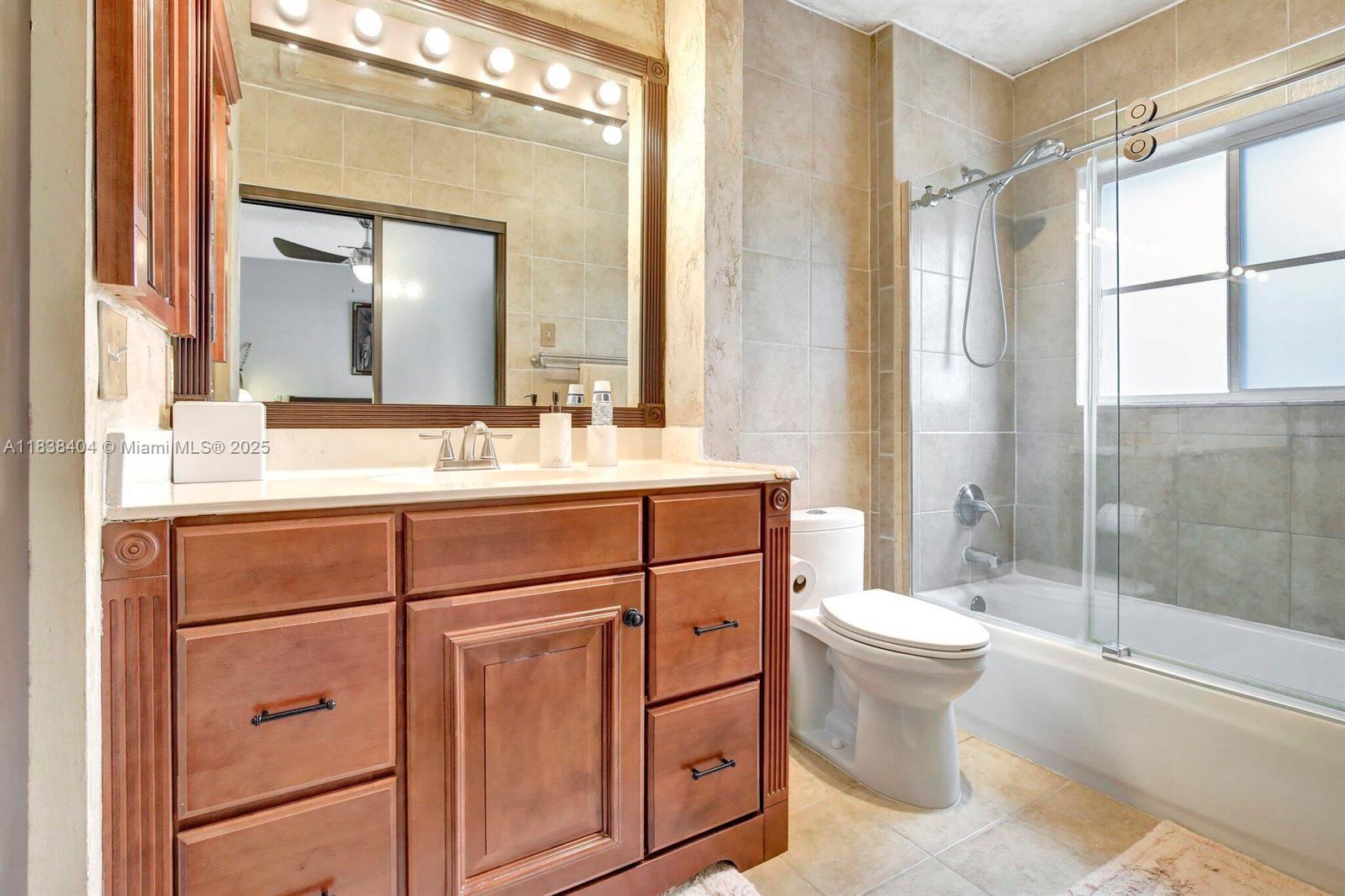 ROYAL TOWNHOMES - Residential