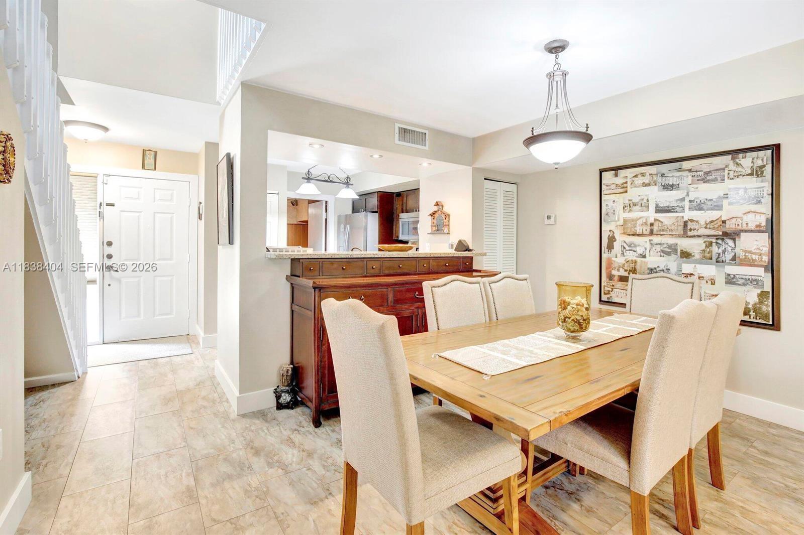 ROYAL TOWNHOMES - Residential