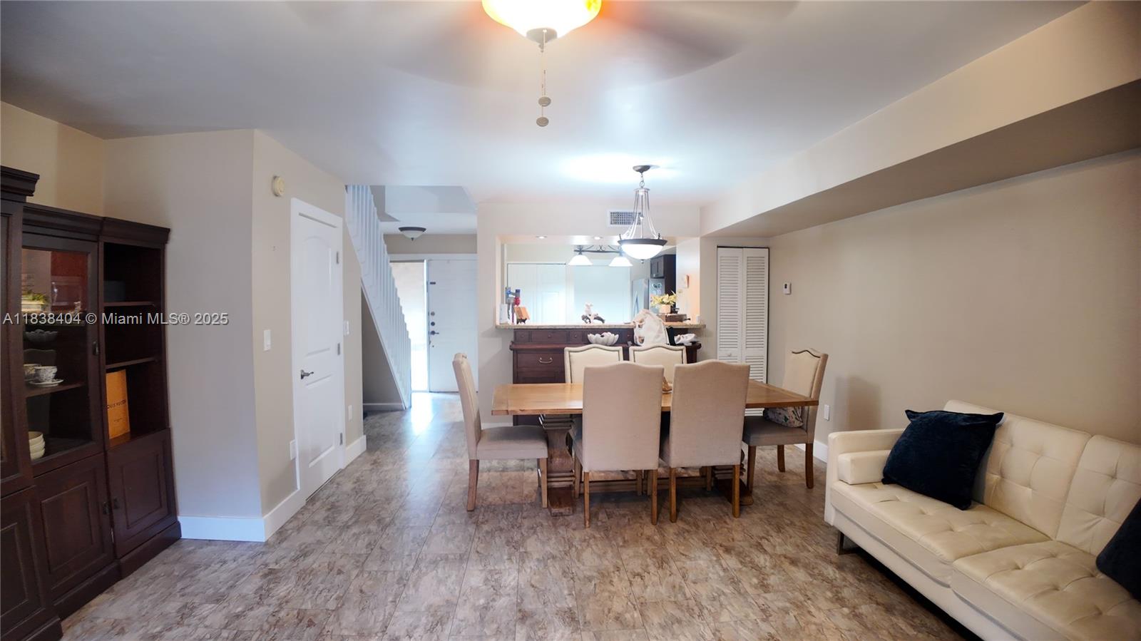 ROYAL TOWNHOMES - Residential