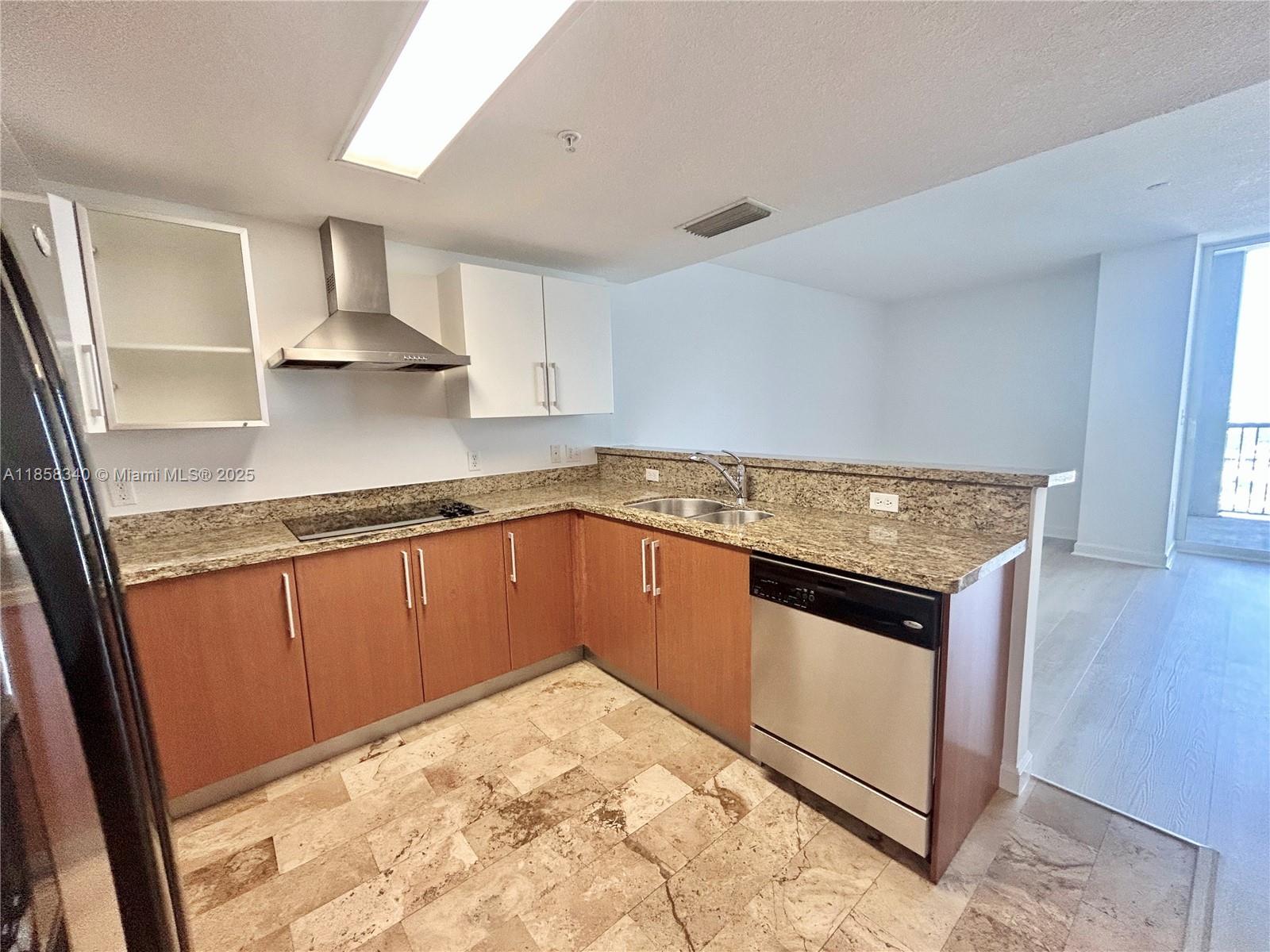 170 SE 14th St 3006