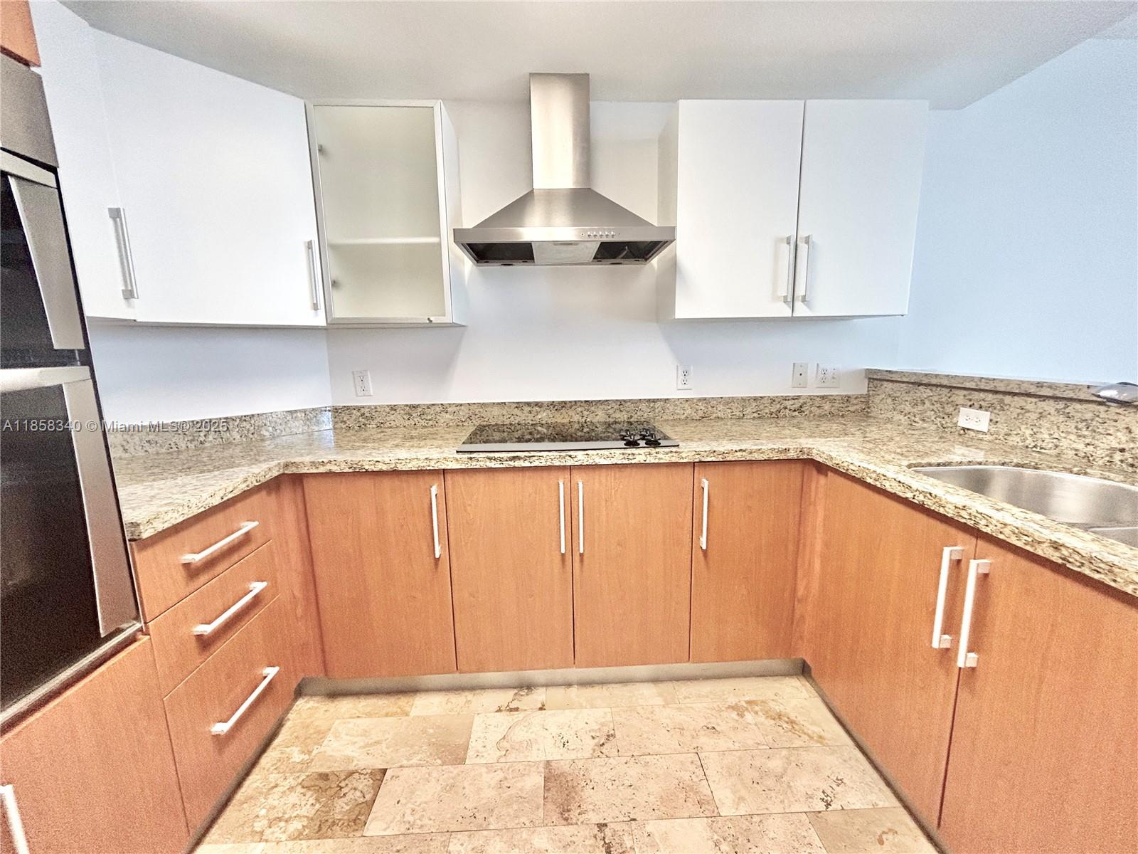 170 SE 14th St 3006