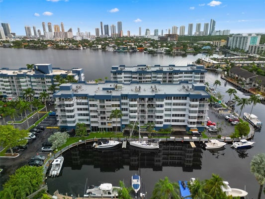 16565 NE 26TH AVE APT 4D, NORTH MIAMI BEACH, FL 33160 - Image f277437d840c07da2a75a7550cd89285/511652929