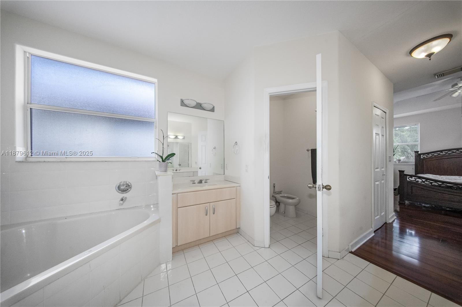 KENDALL COUNTRY ESTATES - Residential