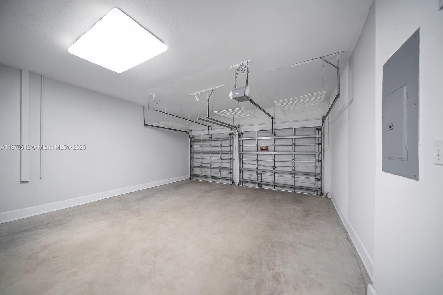 KENDALL COUNTRY ESTATES - Residential