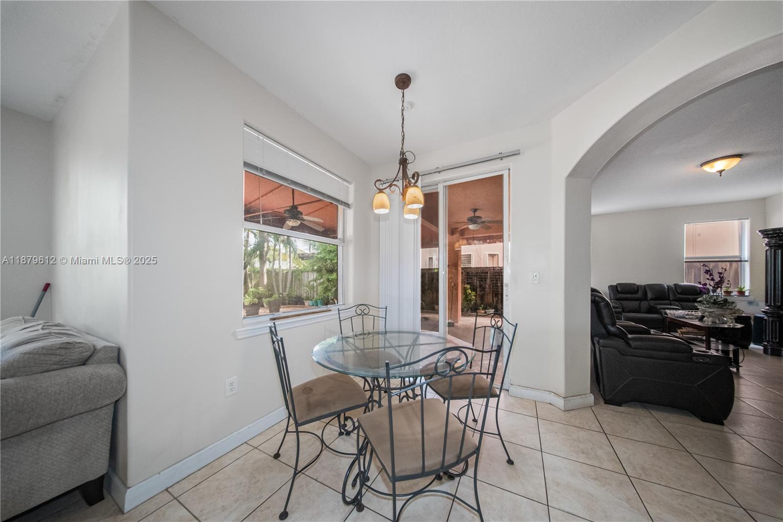 KENDALL COUNTRY ESTATES - Residential