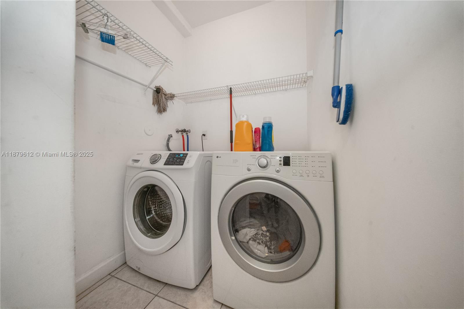 KENDALL COUNTRY ESTATES - Residential