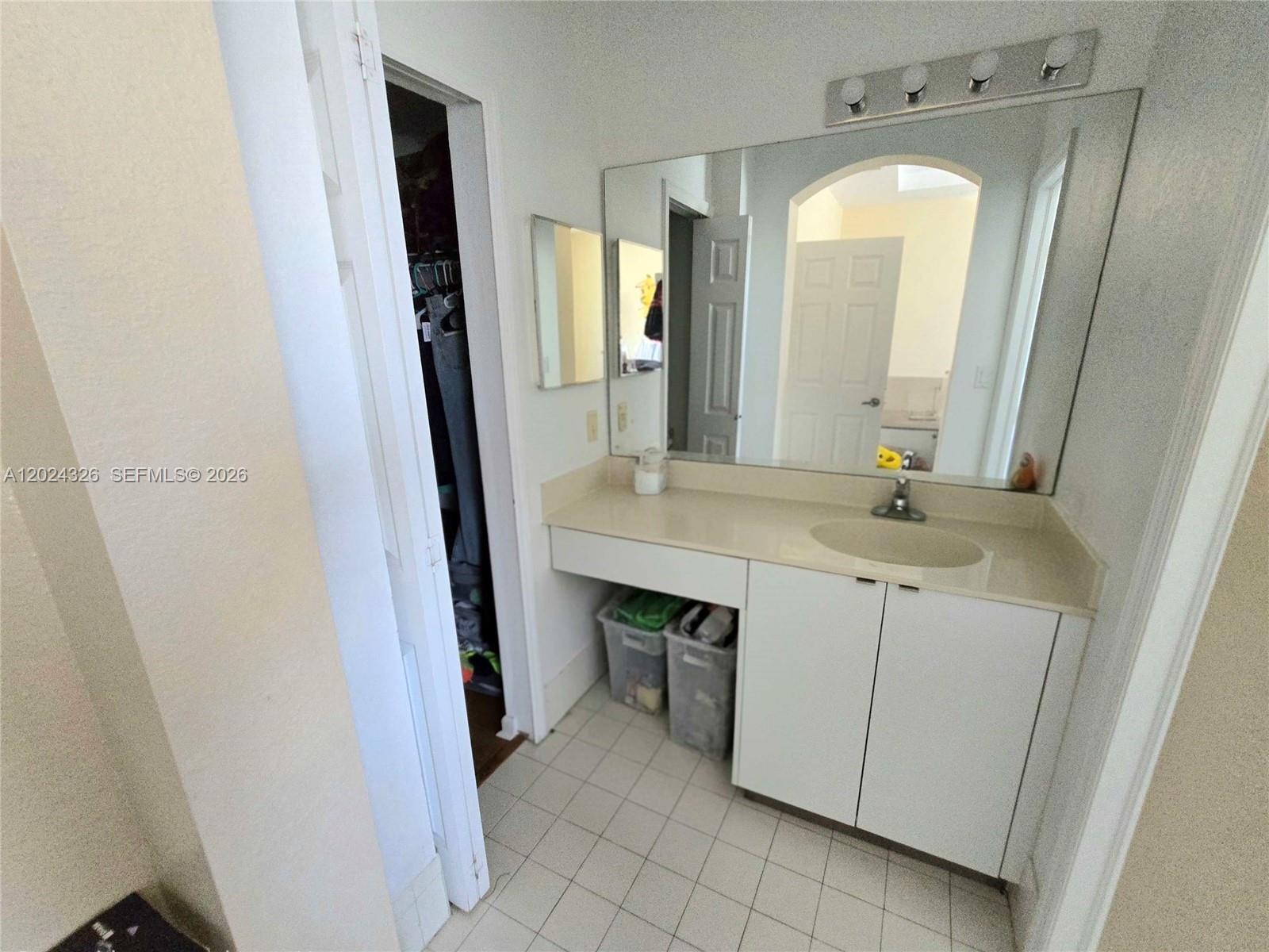 LEEWARD AT ISLANDS AT DOR - Residential Lease
