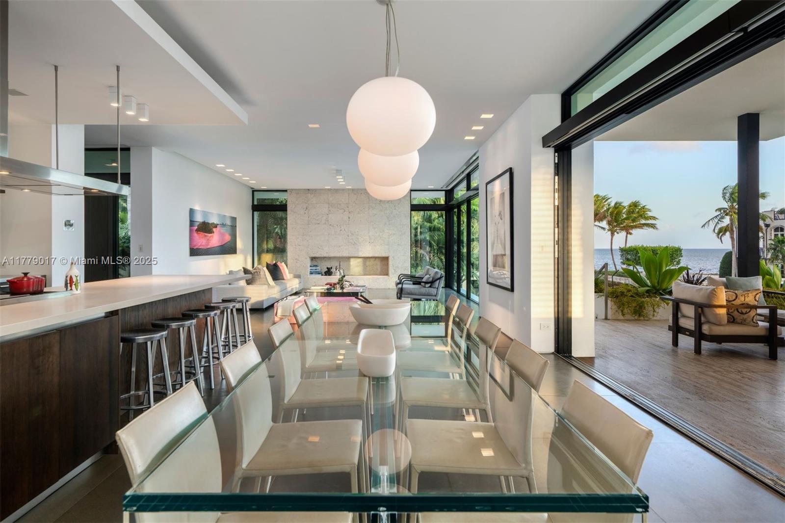 3832 Bayside Ct