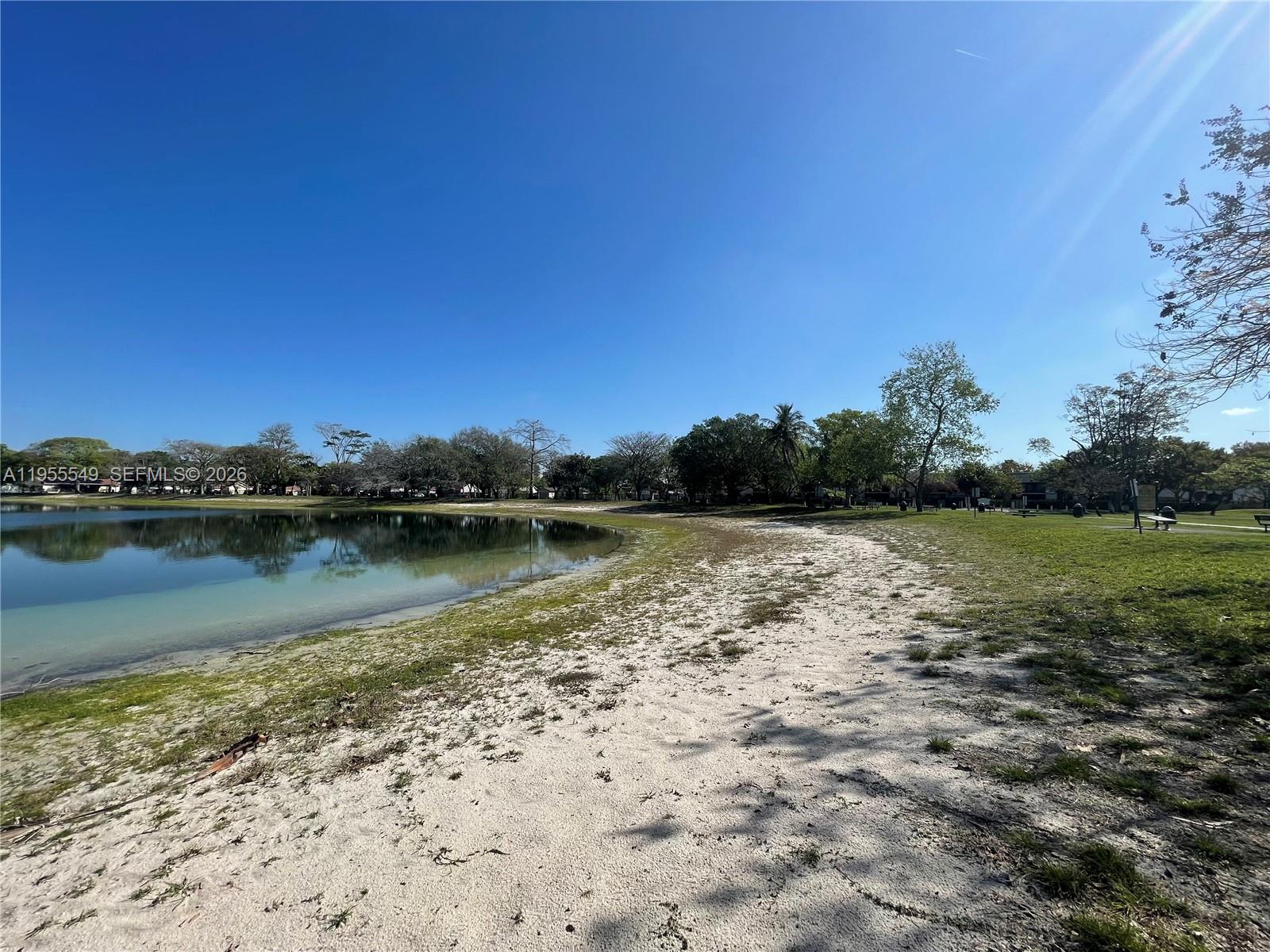 COUNTRY LAKE MANORS SEC 3 - Residential