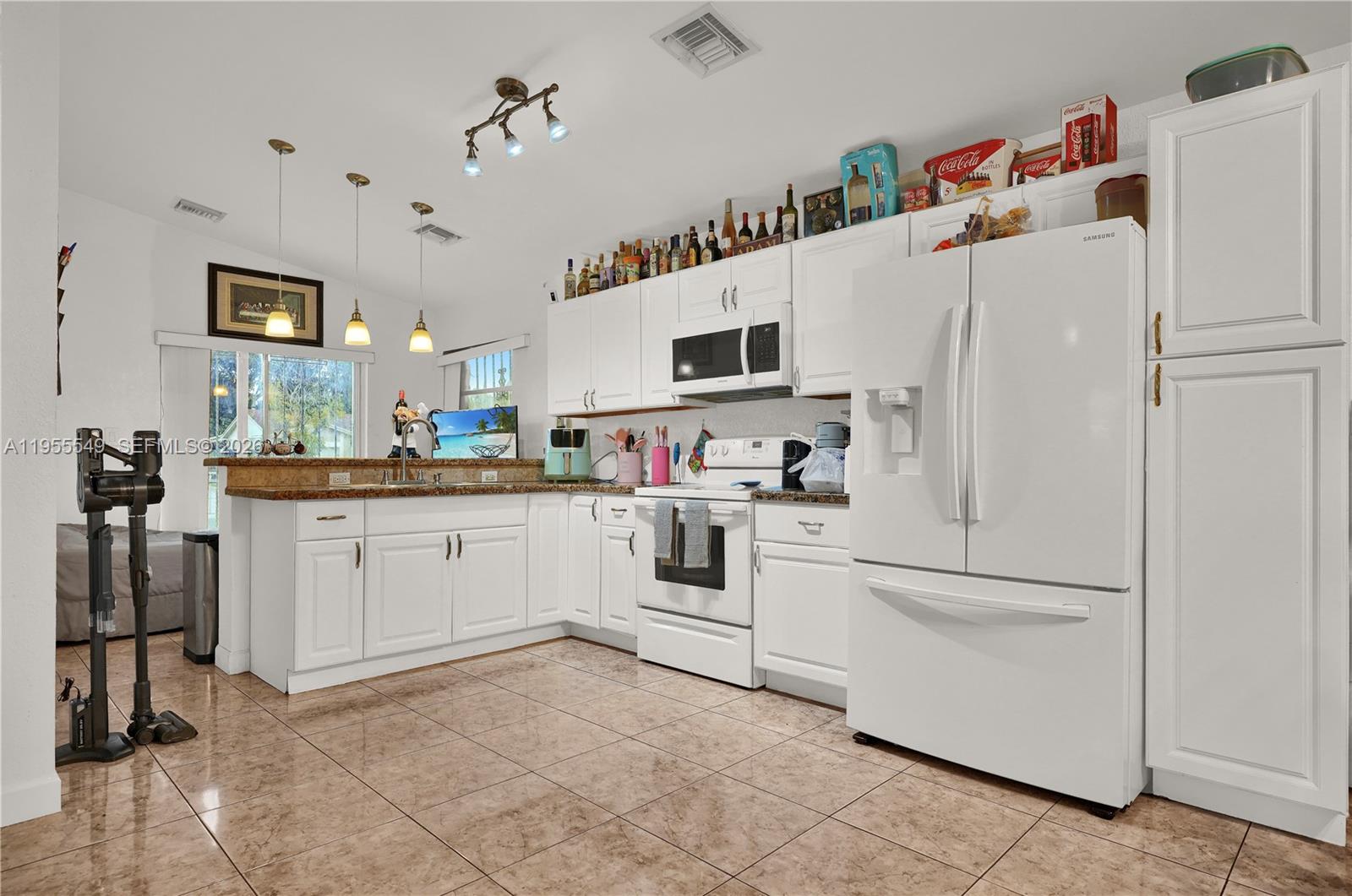 COUNTRY LAKE MANORS SEC 3 - Residential