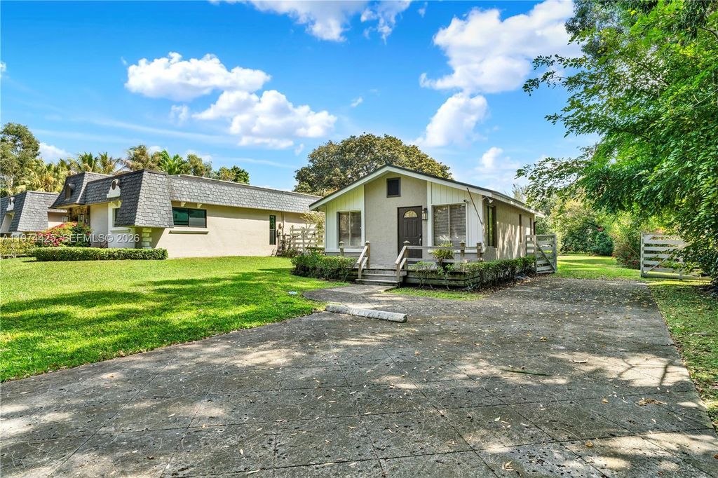 Photo of 4001 SW 130th Ave, Miramar, FL 33027 (MLS # A11974425)