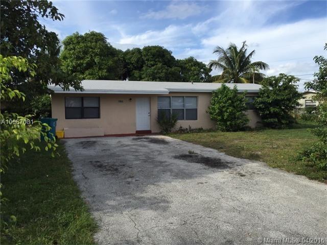 NO HOA. FAST APPROVAL AND MOVE IN WITH FIRST MONTH AND ONE-MONTH DEPOSIT, subject to approval. Easy to show! PET FRIENDLY (some restrictions may apply).
