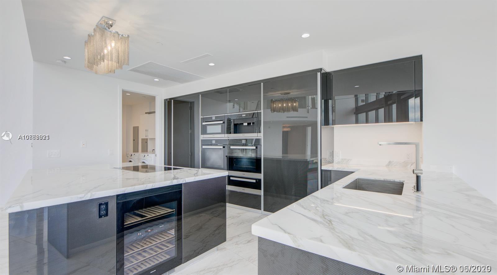 18555 COLLINS AVENUE COND - Residential