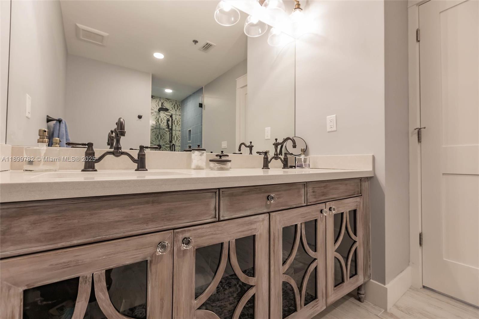 JUPITER KEY 2 - Residential Lease