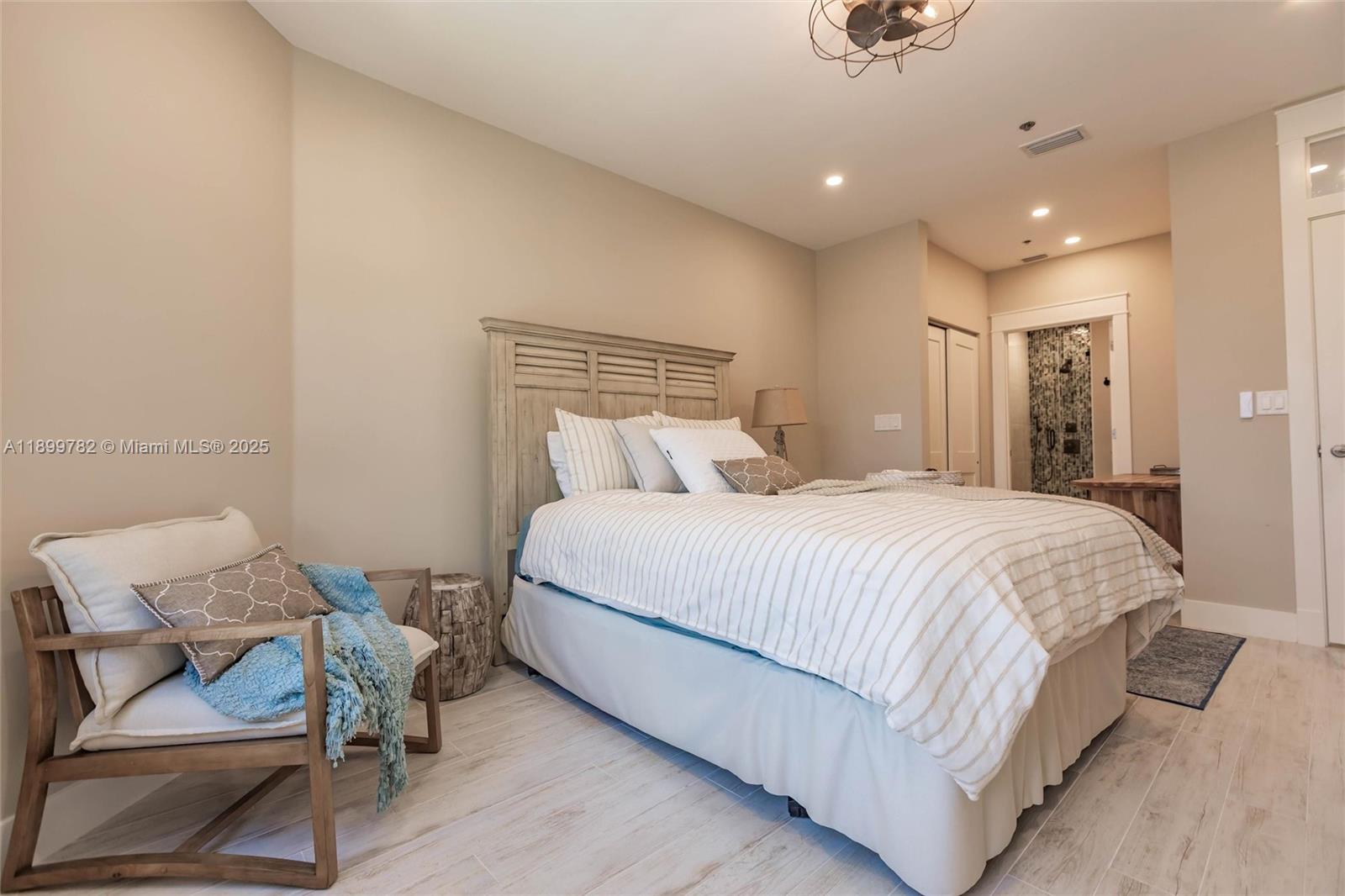 JUPITER KEY 2 - Residential Lease