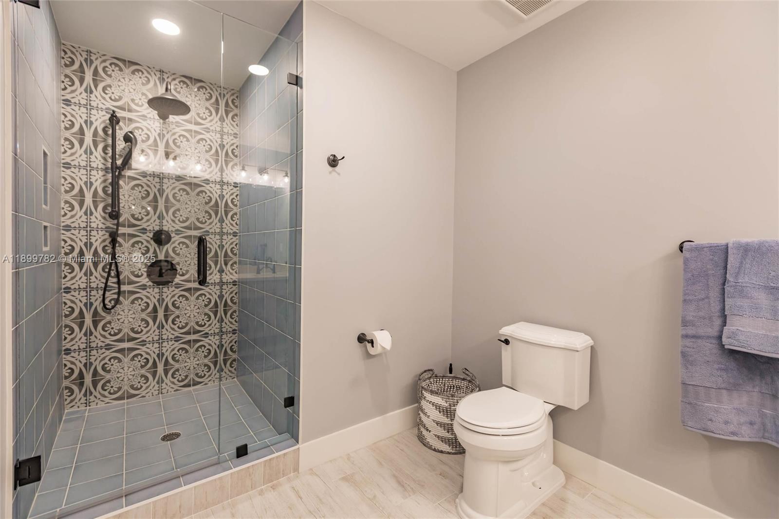 JUPITER KEY 2 - Residential Lease