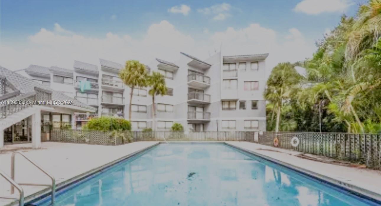 PRESIDENTIAL GOLFVIEW CON - Residential