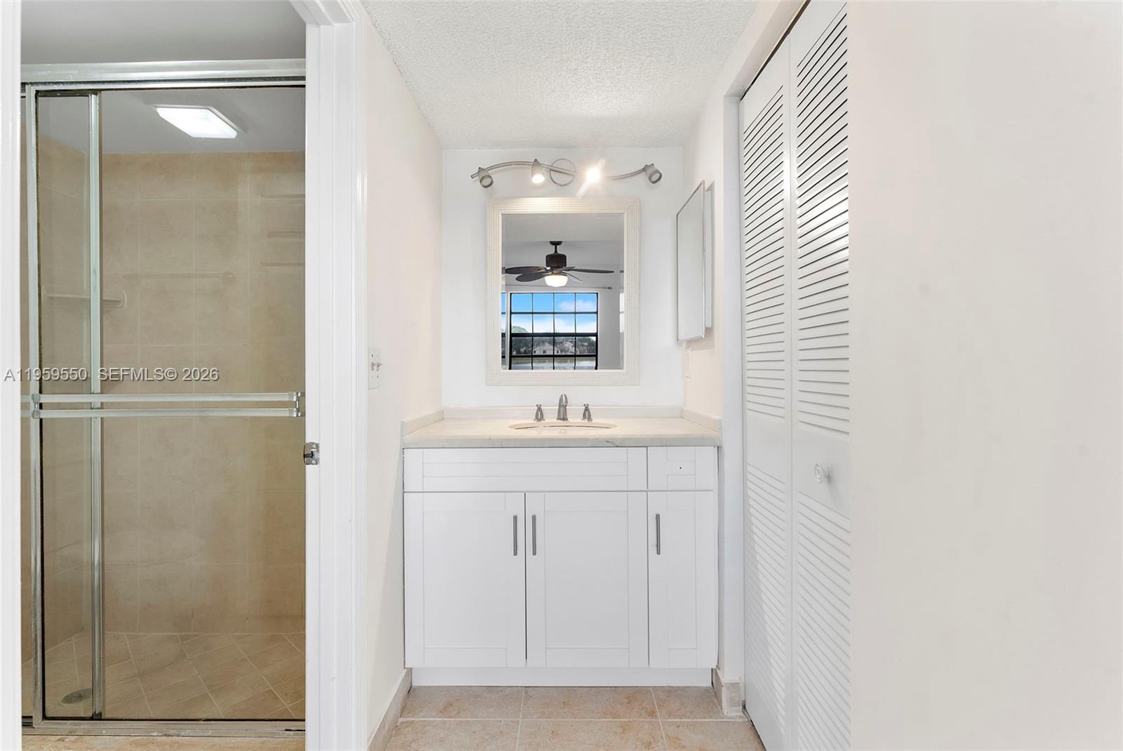 LAKE WINDWOOD CONDO - Residential