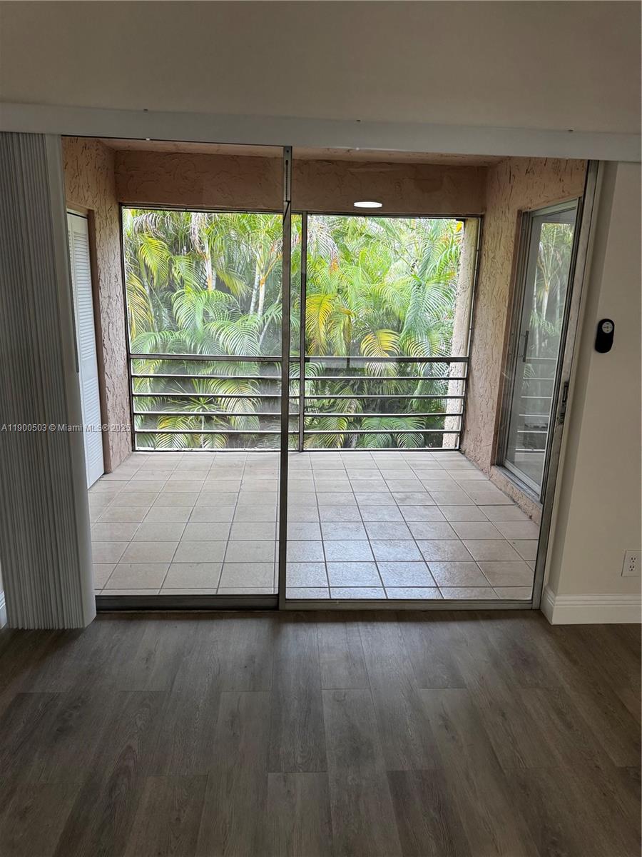 WOOD HUE IV CONDO - Residential Lease