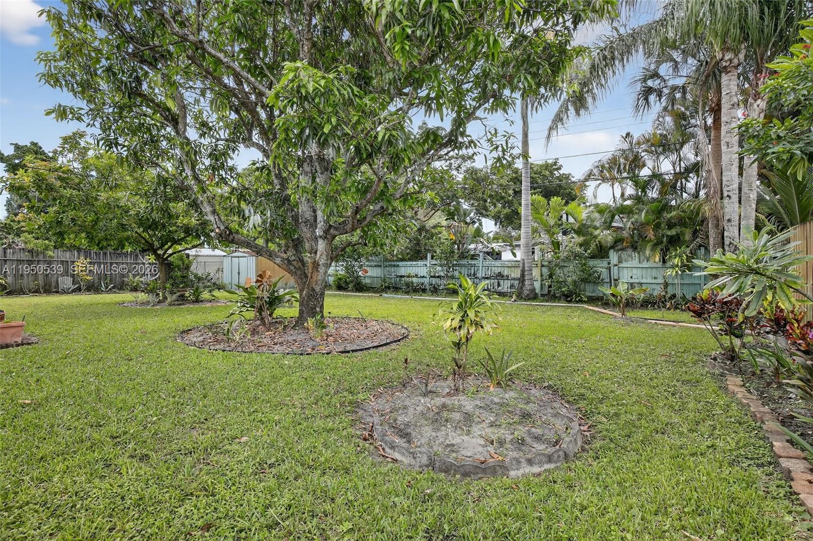 LLOYD ESTATES - Residential