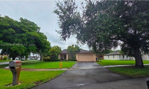 Photo of 4800 SW 120th Ave, Cooper City, FL 33330 (MLS # A12102816)