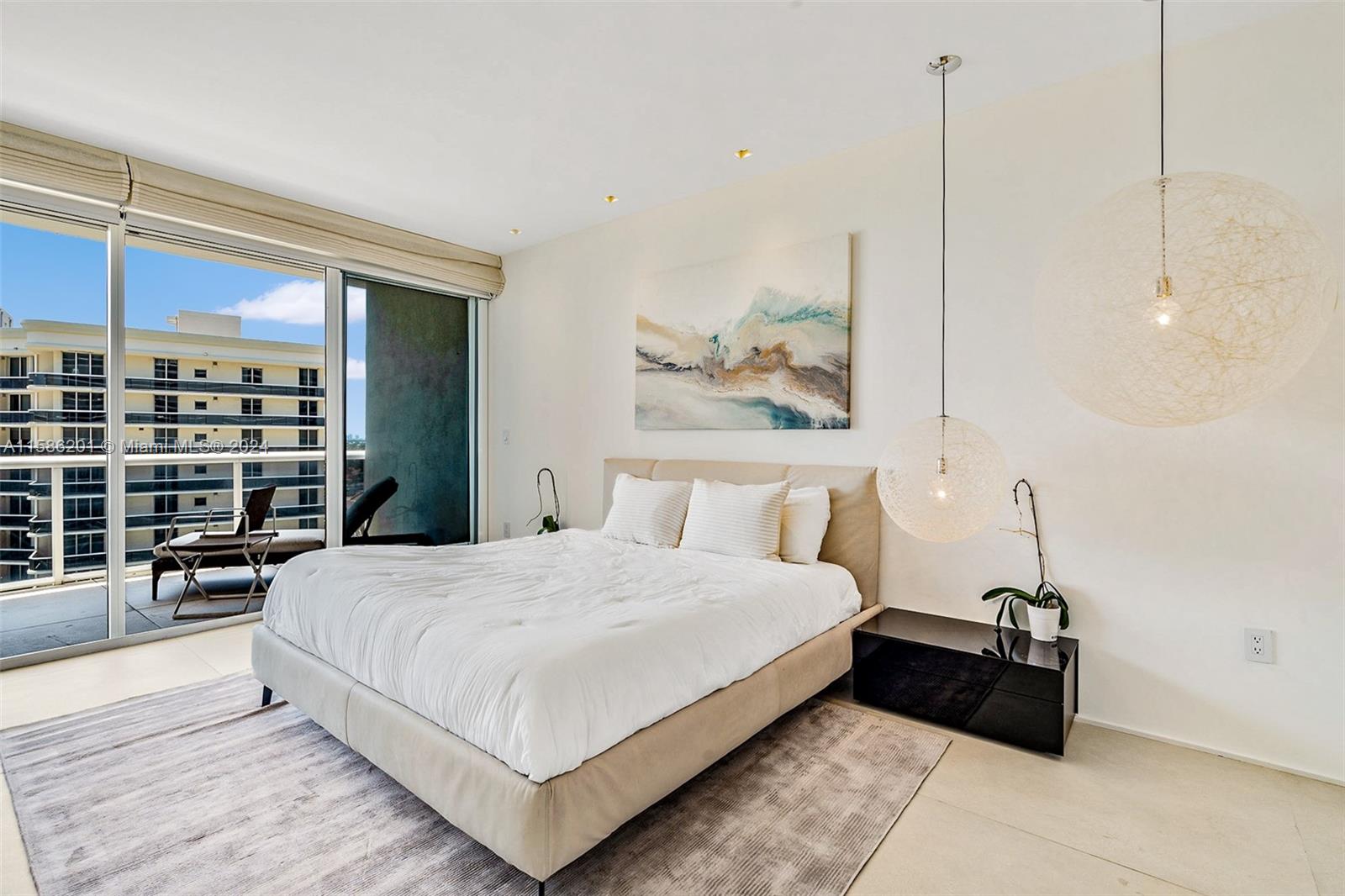 MAJESTIC TOWER - Residential