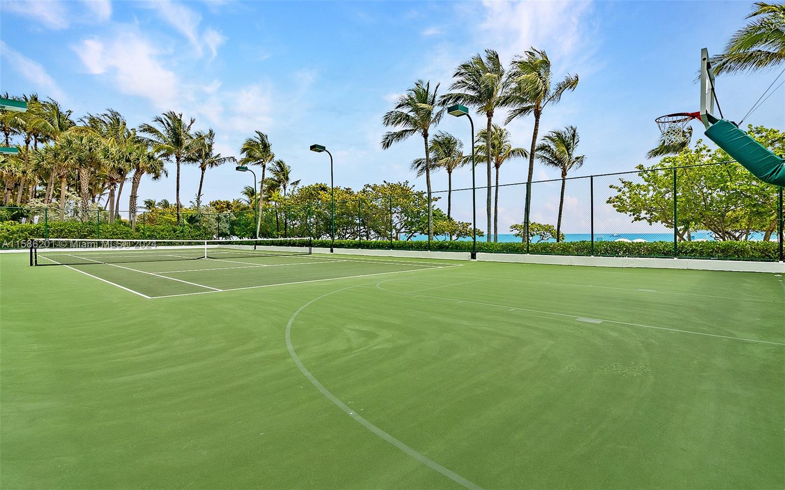 MAJESTIC TOWER - Residential