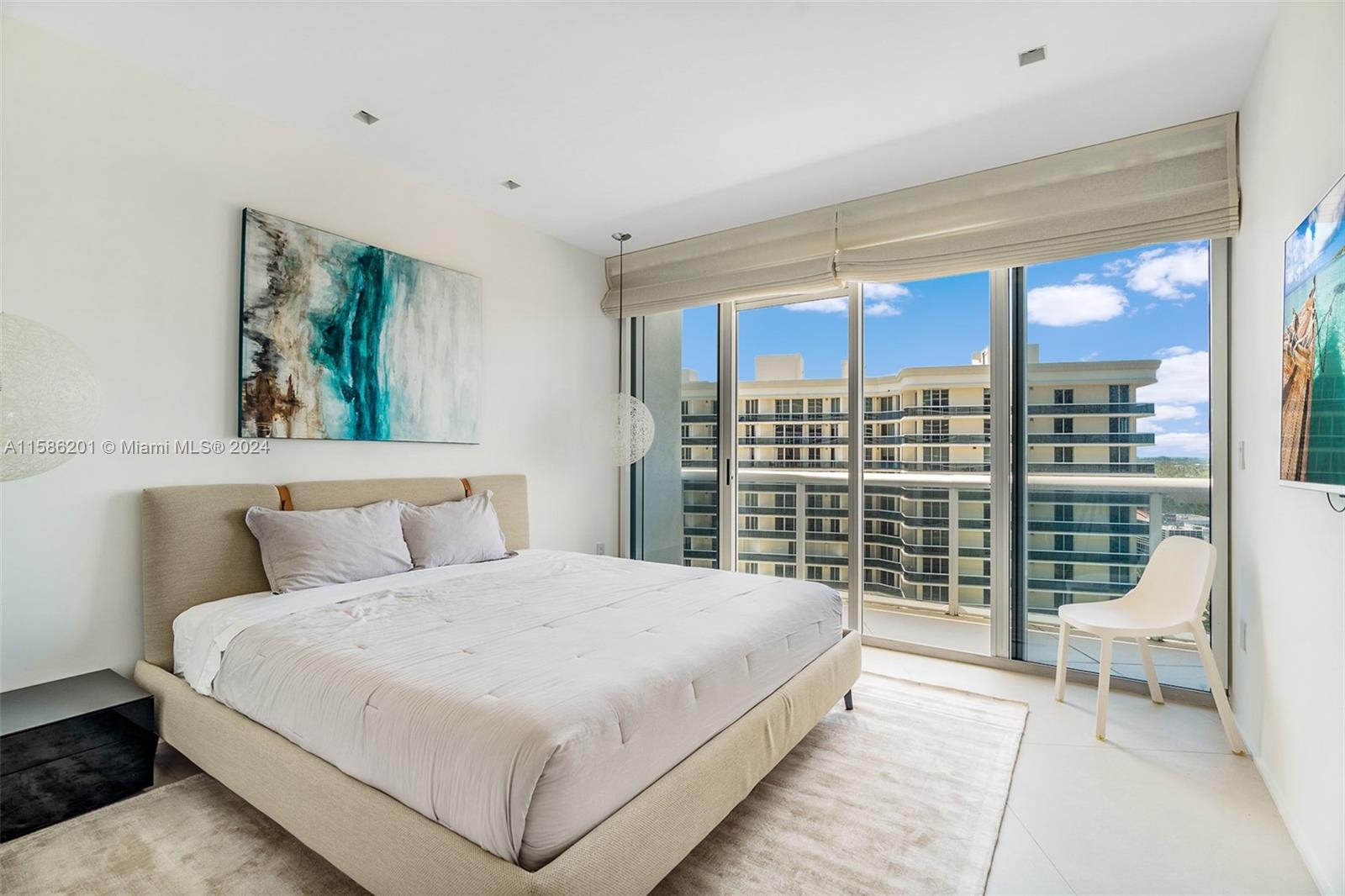 MAJESTIC TOWER - Residential