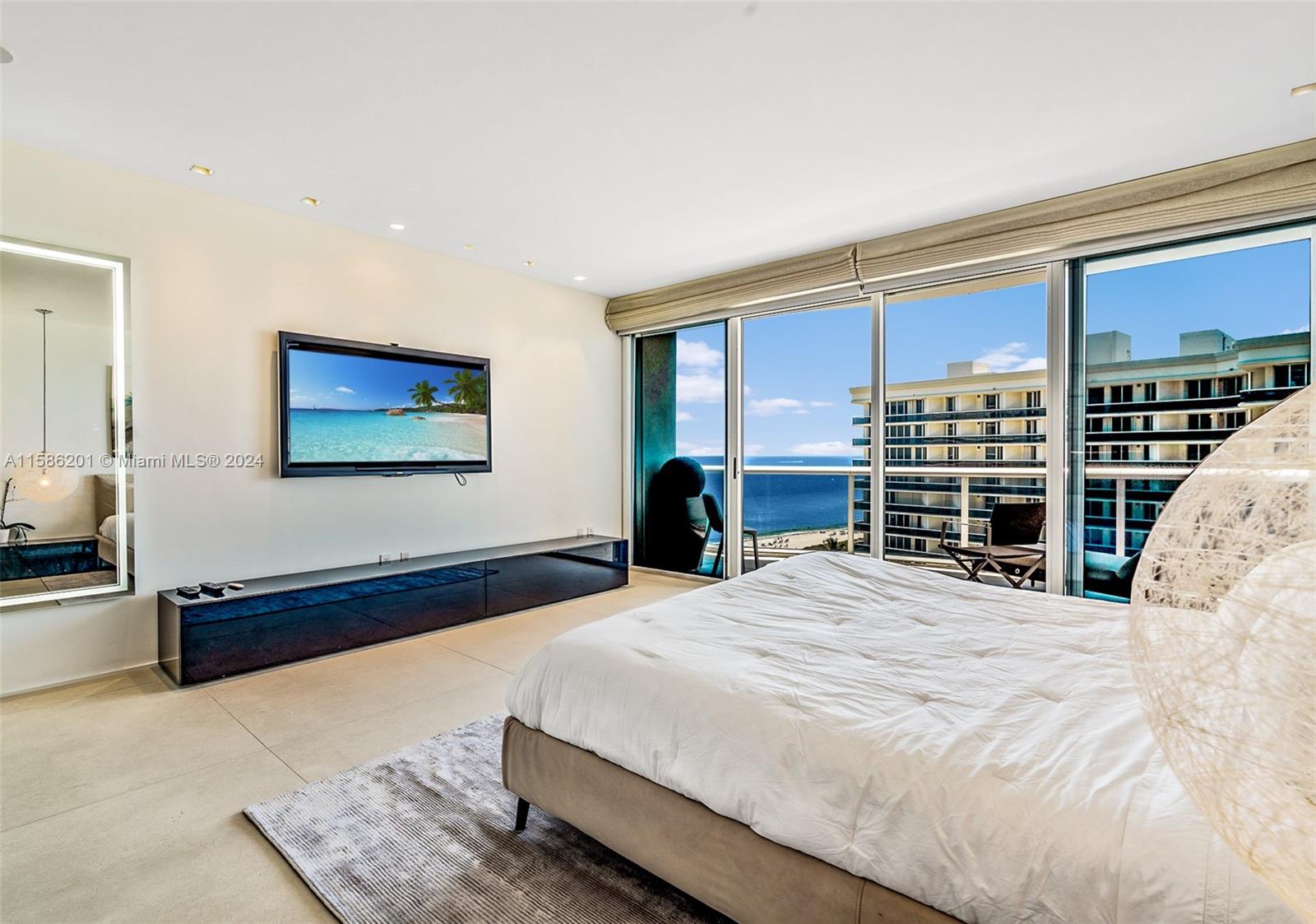 MAJESTIC TOWER - Residential