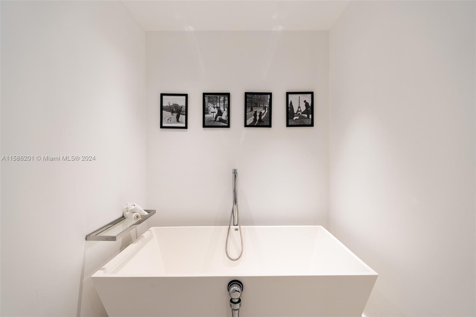 MAJESTIC TOWER - Residential