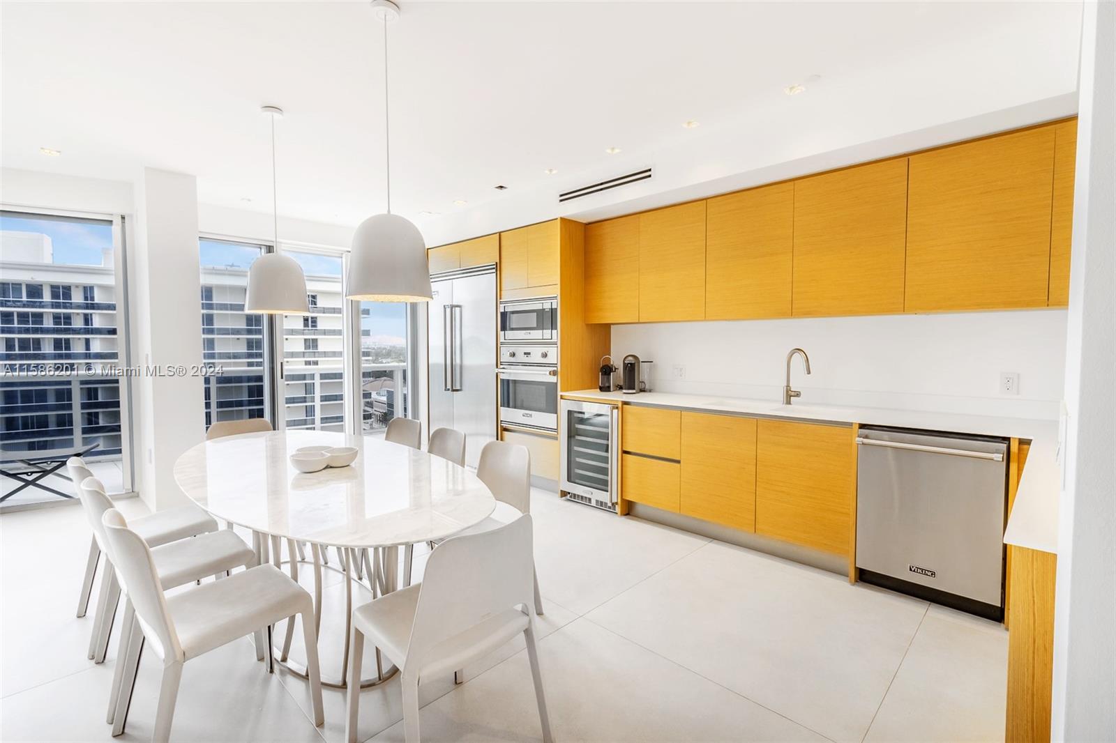 MAJESTIC TOWER - Residential