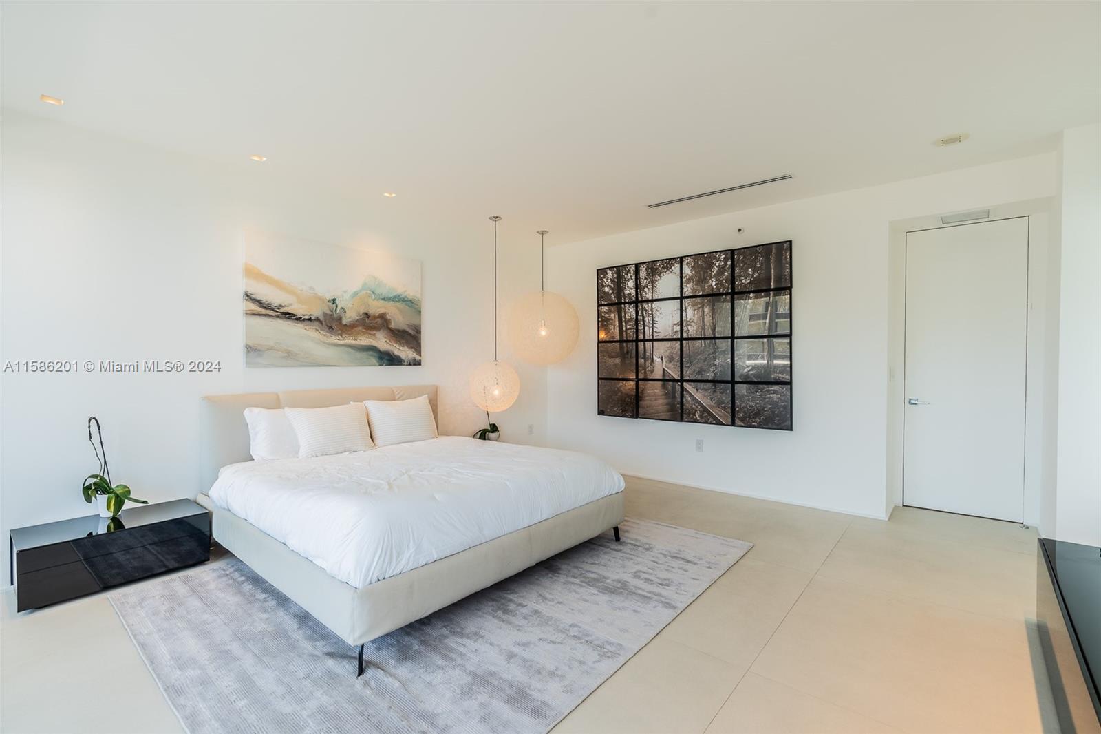 MAJESTIC TOWER - Residential