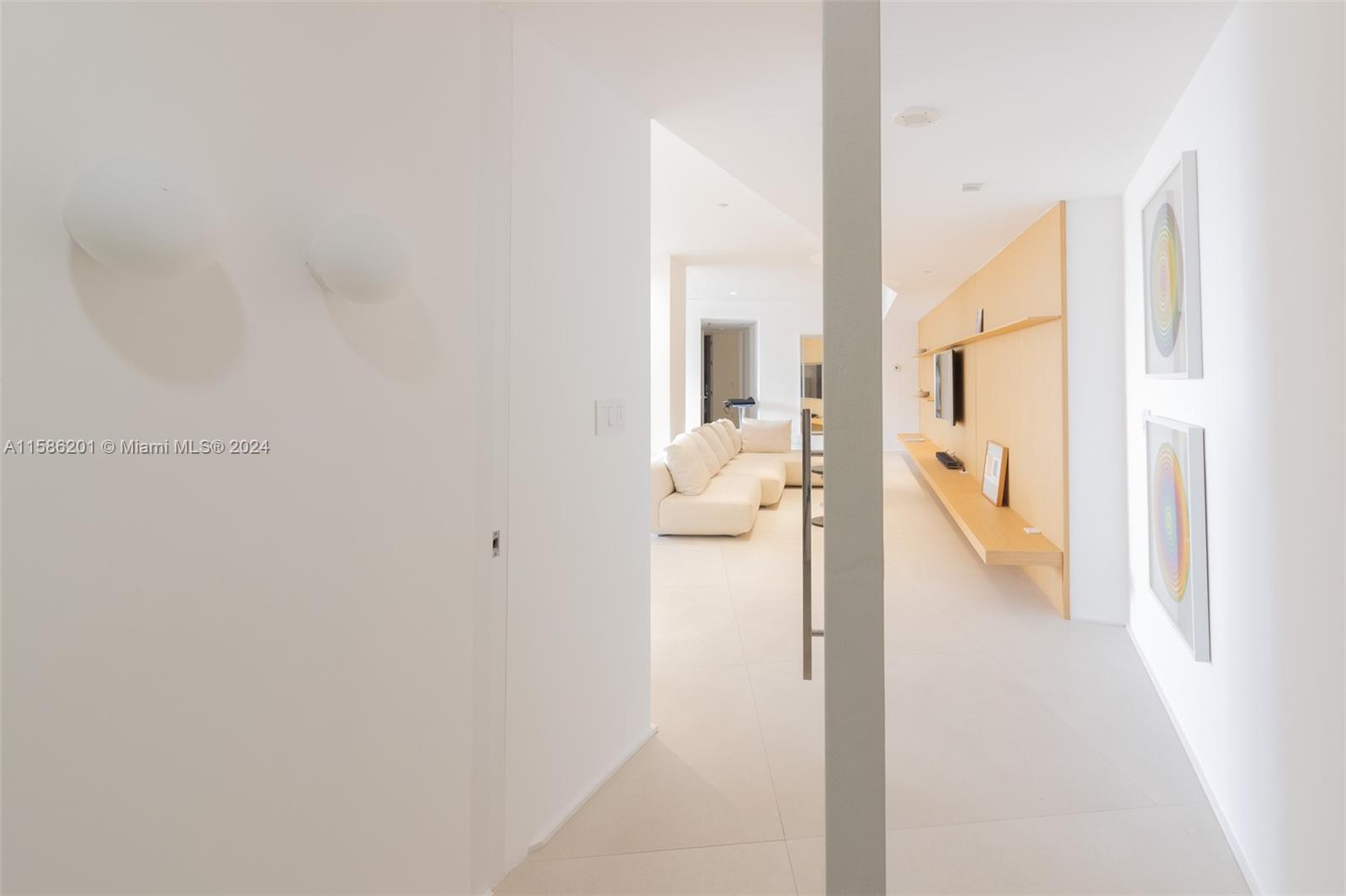 MAJESTIC TOWER - Residential