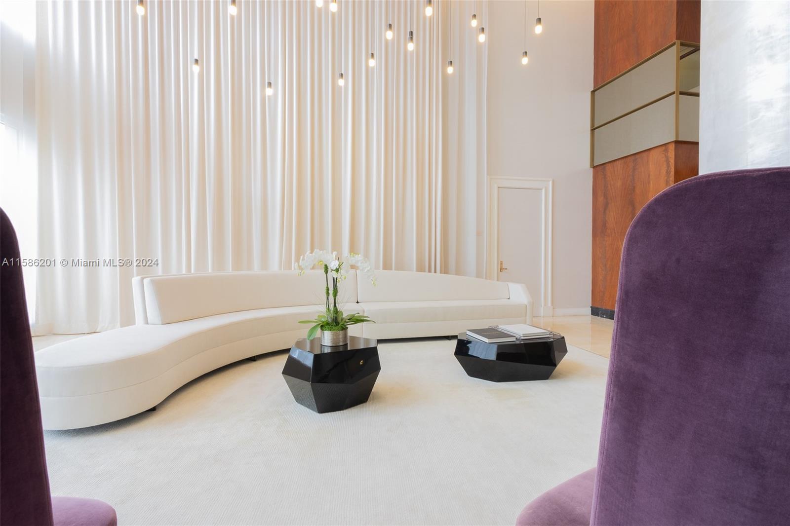 MAJESTIC TOWER - Residential