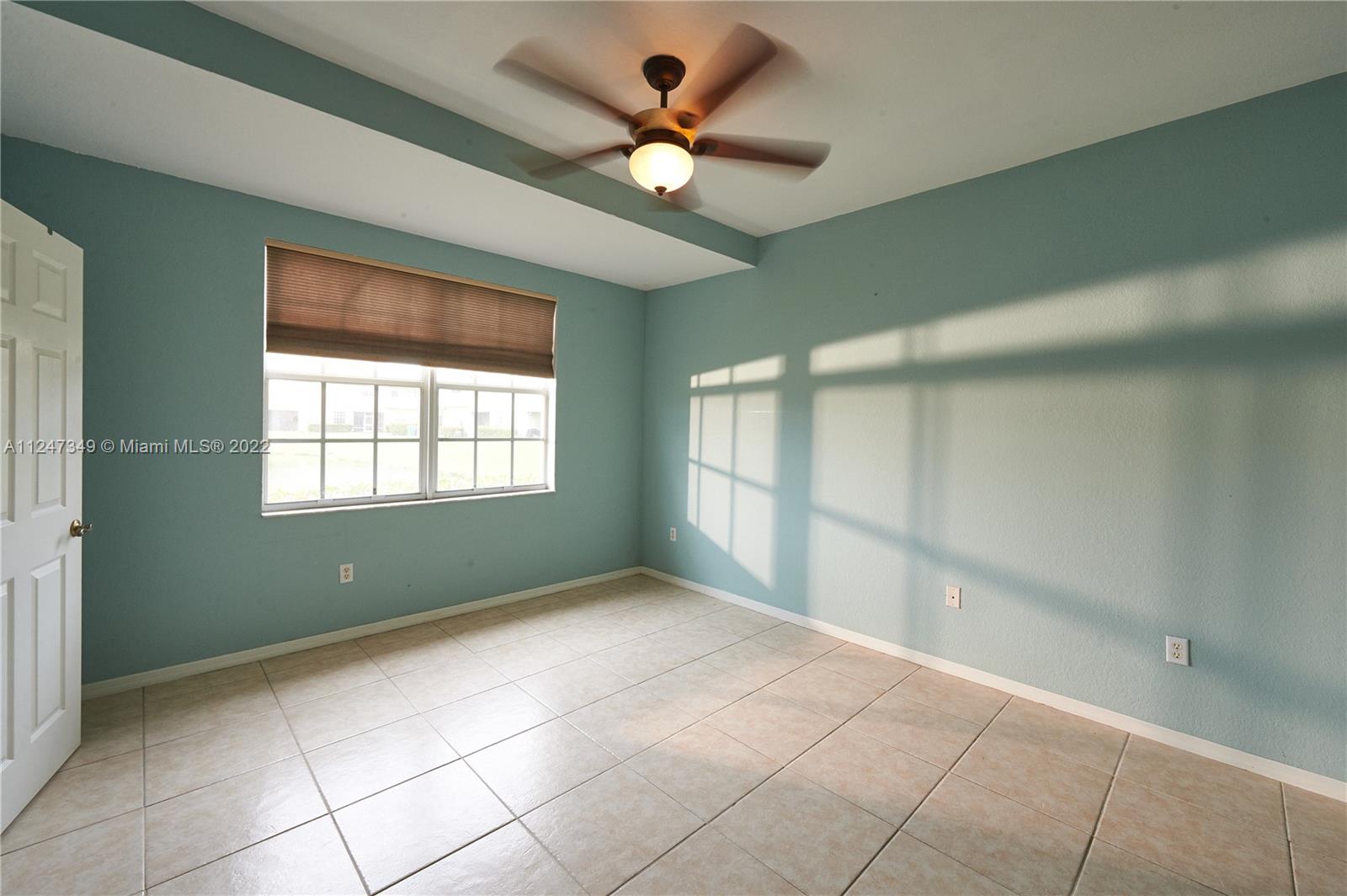 BANYAN BAY CONDO PH 11 - Residential