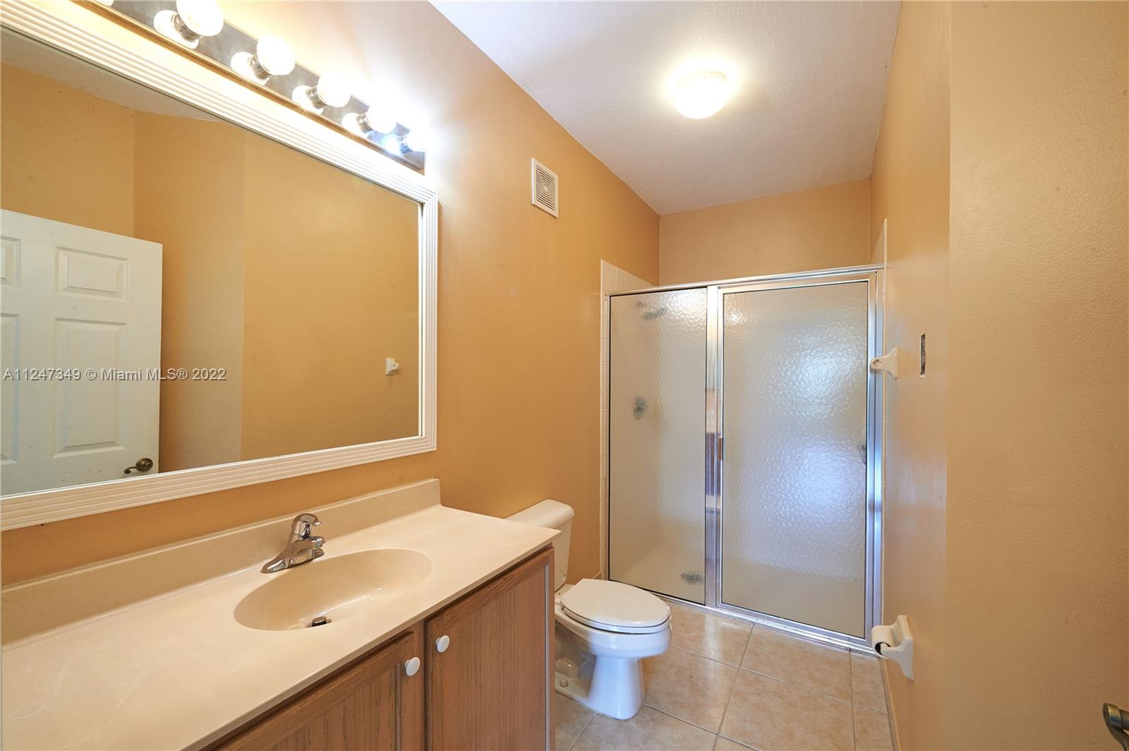 BANYAN BAY CONDO PH 11 - Residential