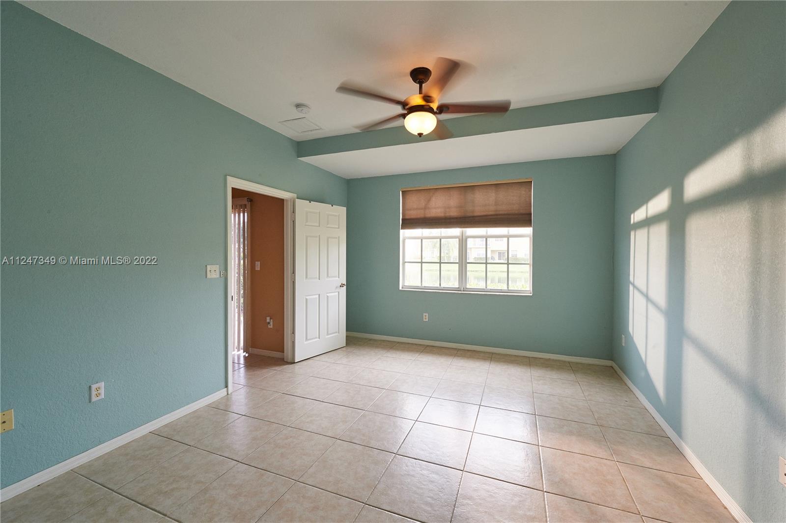 BANYAN BAY CONDO PH 11 - Residential