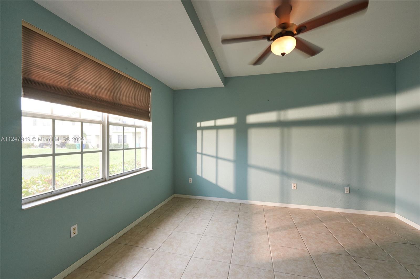 BANYAN BAY CONDO PH 11 - Residential