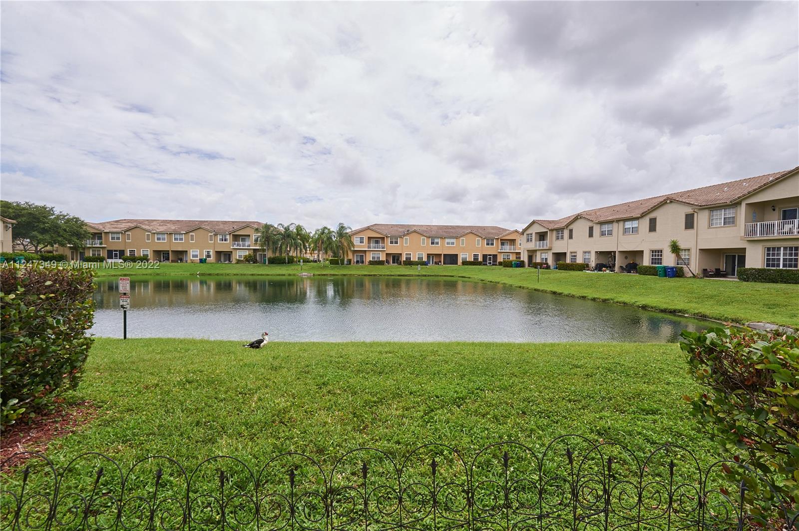 BANYAN BAY CONDO PH 11 - Residential