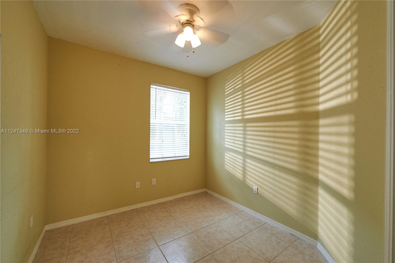 BANYAN BAY CONDO PH 11 - Residential