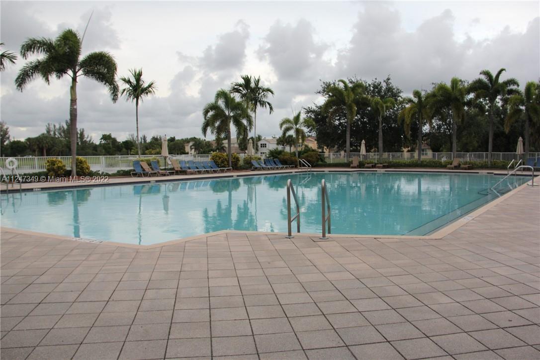 BANYAN BAY CONDO PH 11 - Residential