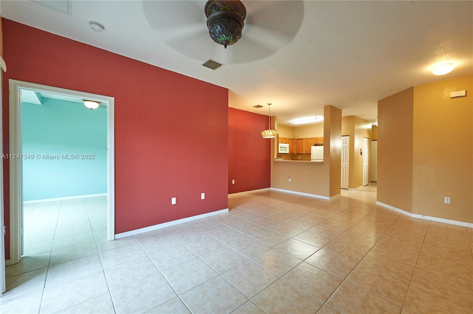 BANYAN BAY CONDO PH 11 - Residential