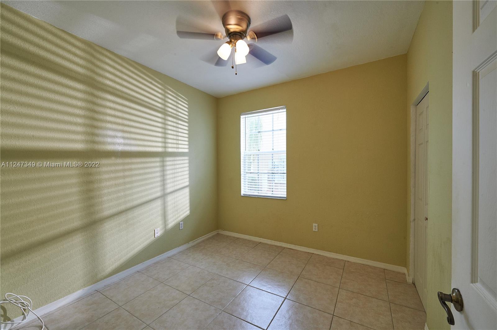 BANYAN BAY CONDO PH 11 - Residential