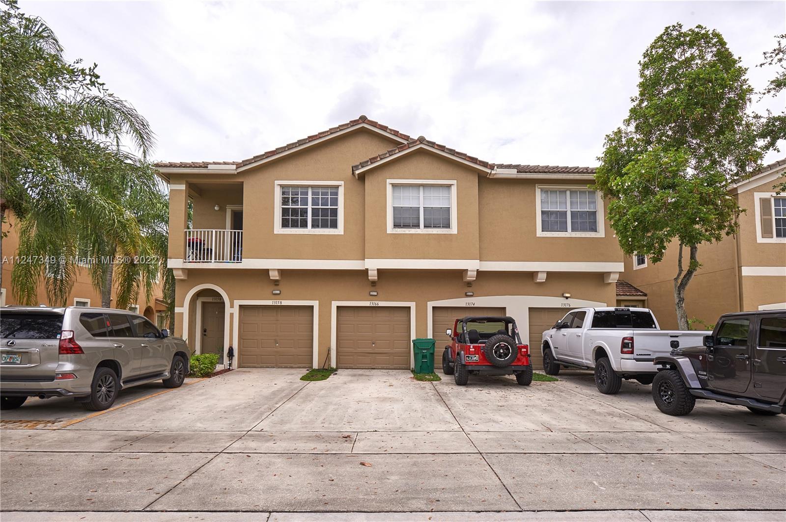 BANYAN BAY CONDO PH 11 - Residential