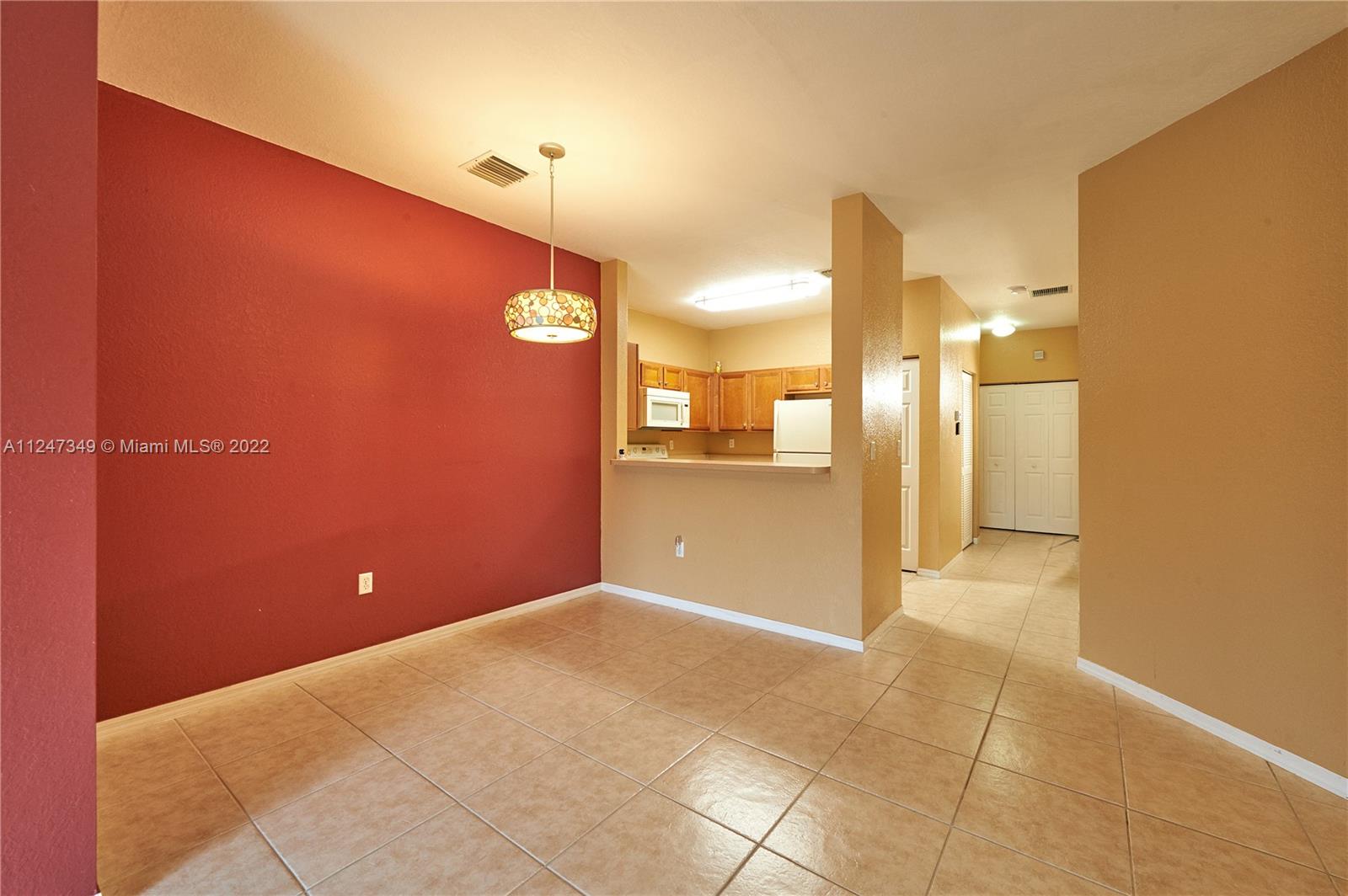 BANYAN BAY CONDO PH 11 - Residential