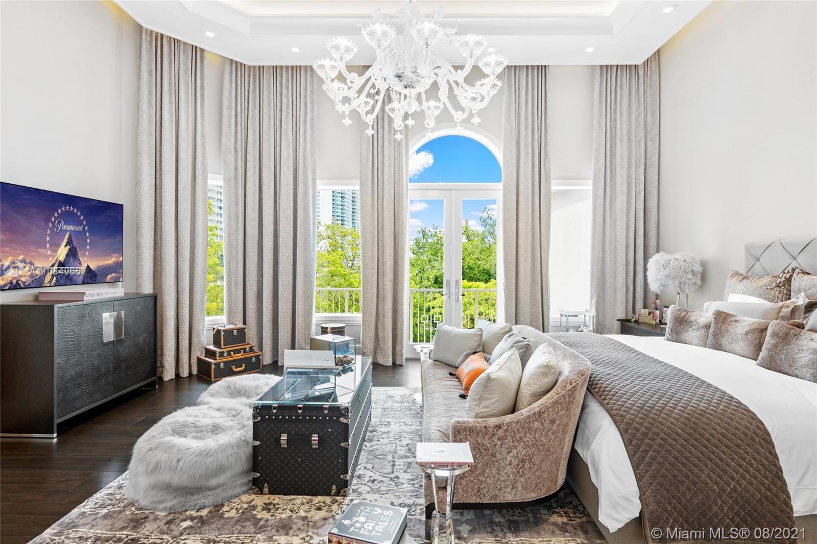 ISLAND ESTATES - Residential