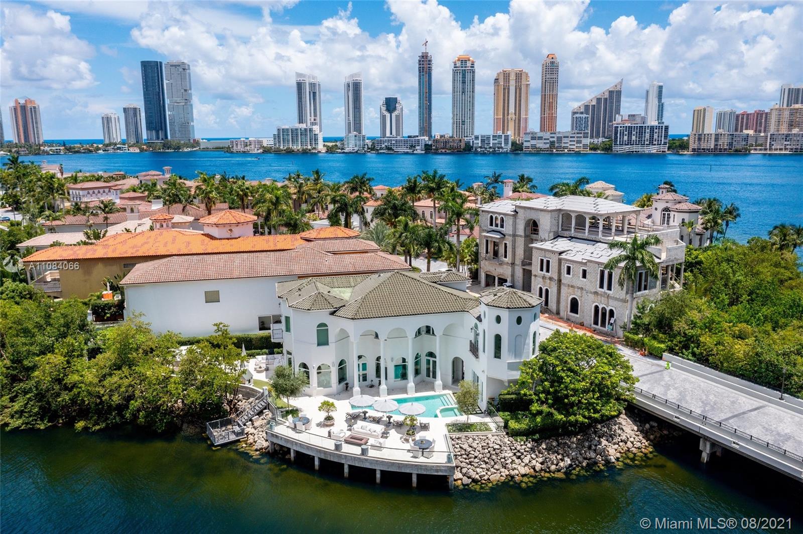 ISLAND ESTATES - Residential