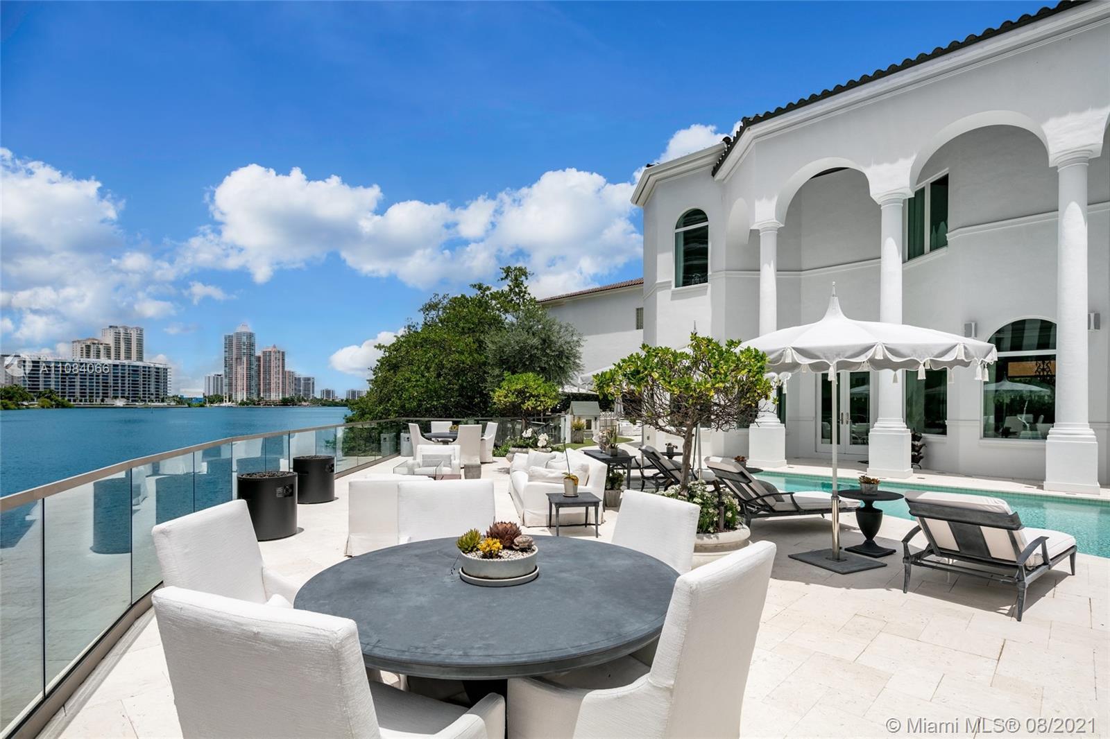 ISLAND ESTATES - Residential