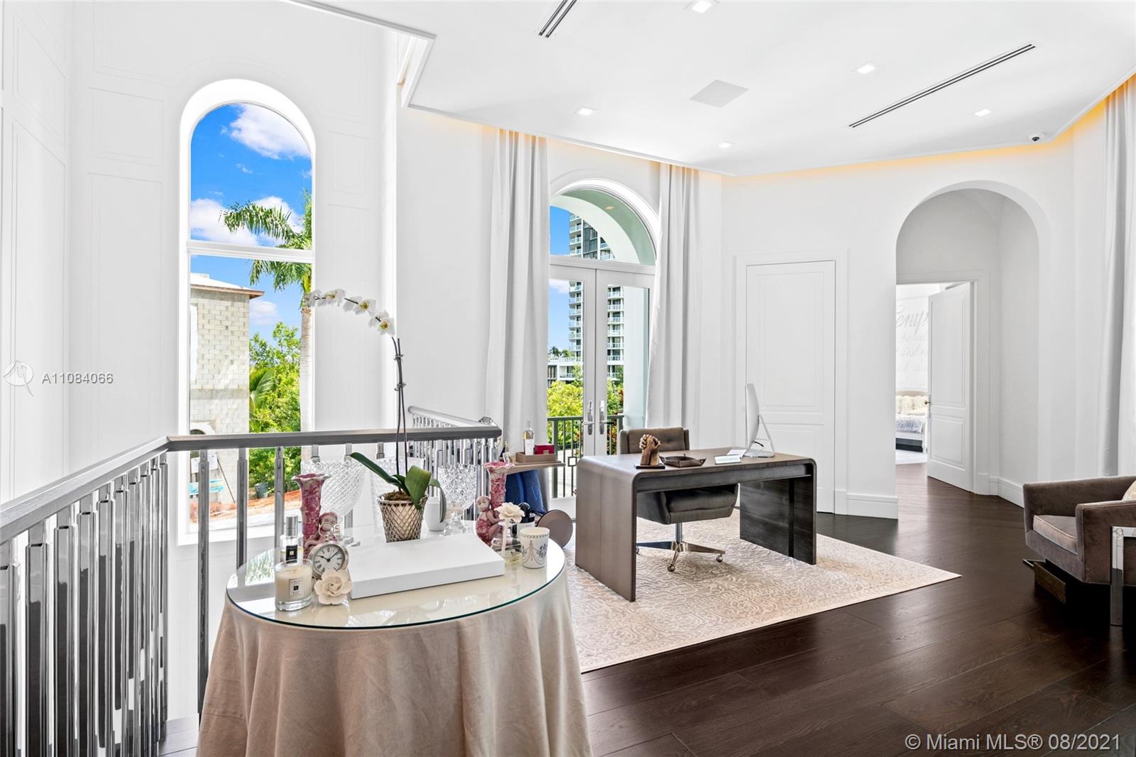 ISLAND ESTATES - Residential