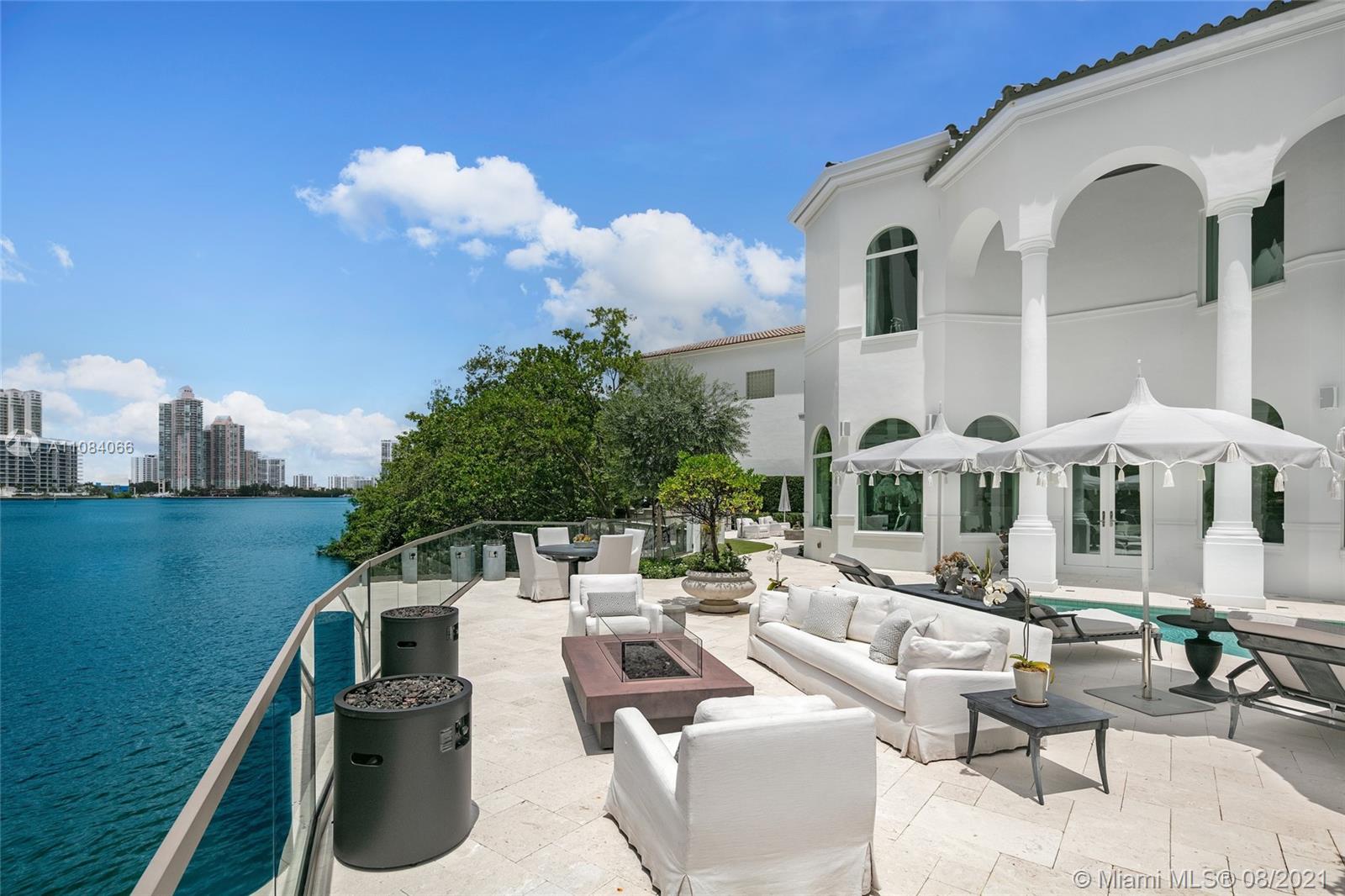ISLAND ESTATES - Residential
